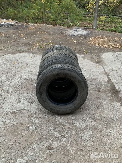 Kumho I'Zen RV Stud KC16 235/70 R16