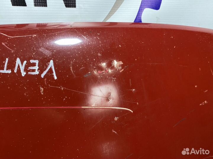 Капот красный VolksWagen Vento