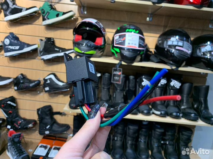 Трекер отслеживания GPS в корпусе реле на мото