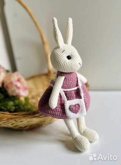 Кролик вязаный крючком зайчик зайка