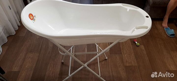 Подставка под ванну с ванночкой