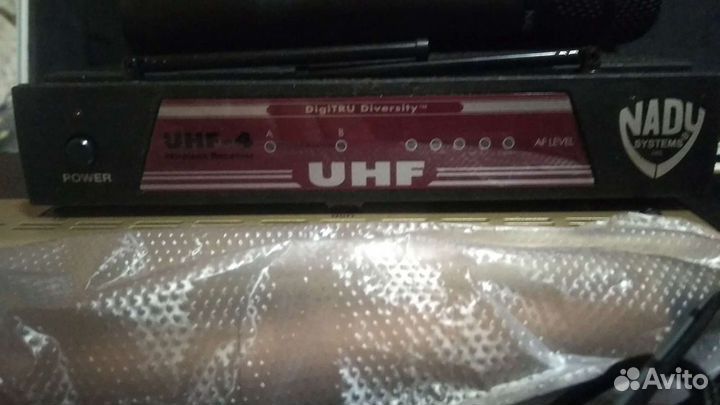 Беспроводные наушники микрофон, клавиши синтезатор