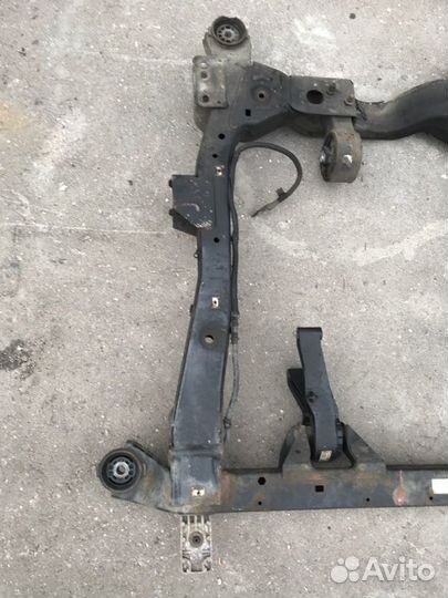 Балка подвески передняя Opel Astra J 2010