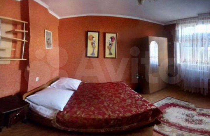 Комната 18 м² в 1-к., 1/2 эт.