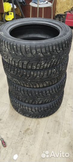 Hankook Winter I'Pike 215/55 R17 98T