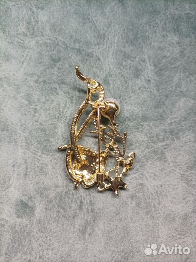 Брошь Рыбка с жемчужинкой