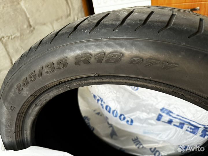 Pirelli P Zero 255/40 R18 и 285/35 R18 99Y