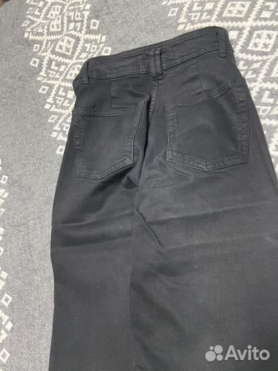 Джинсы широкие