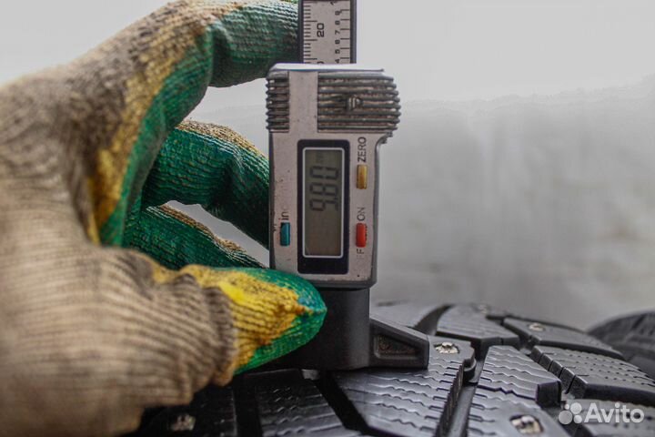 Pirelli Ice Zero 215/50 R17 95T