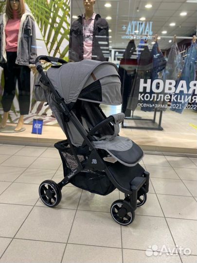 Складная прогулочная коляска