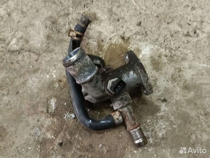 Патрубок гбц охлаждения солярис Рио 3 1.4 G4FA