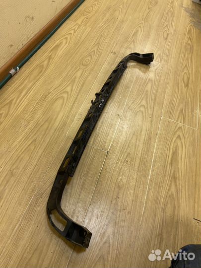 Кронштейн бампера Passat B6 Sedan