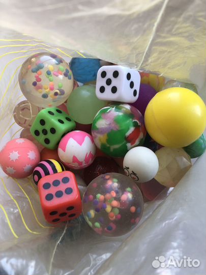 Мячики, шарики и кубики