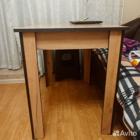 Стол