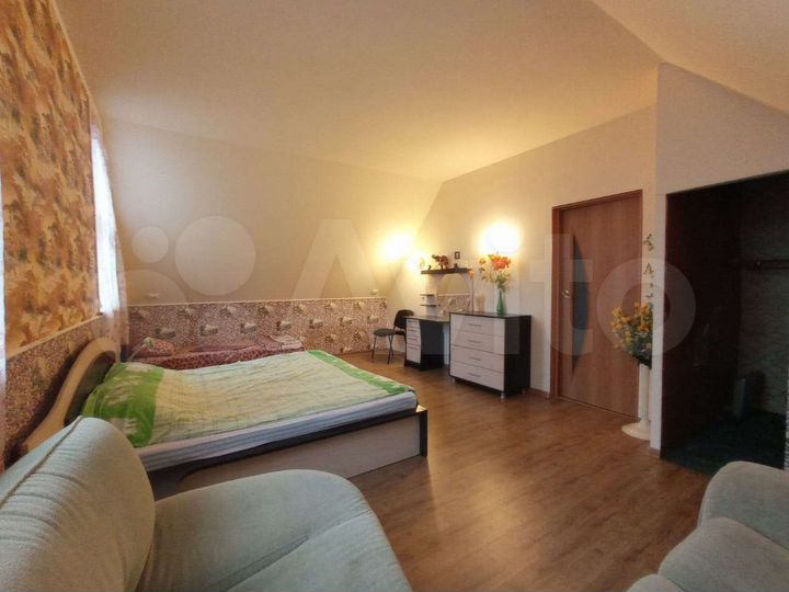Комната 40 м² в 3-к., 2/4 эт.