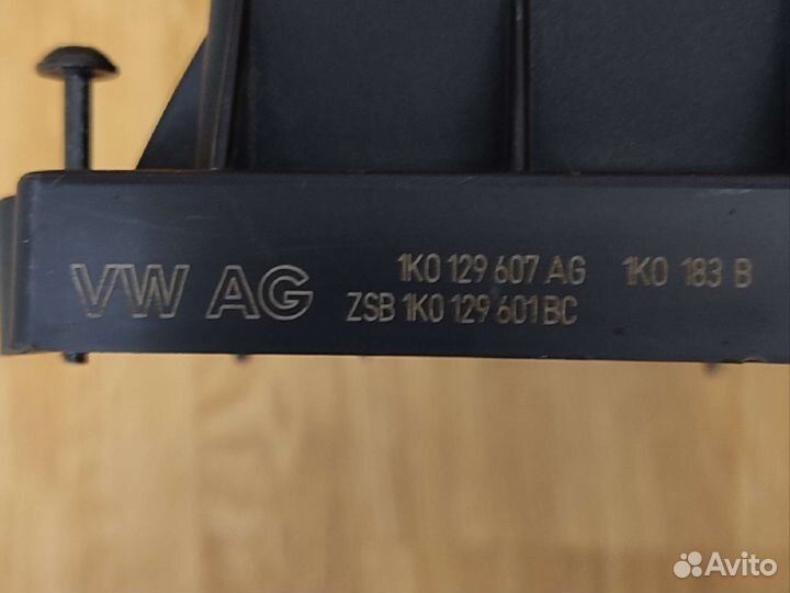 Крышка корпуса воздушного фильтра Volkswagen