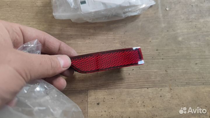 Катафот заднего бампера правый Volkswagen Tiguan 2