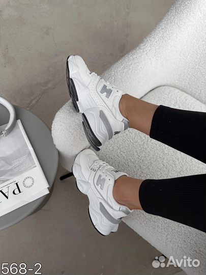 Кроссовки женские 40 размер новые