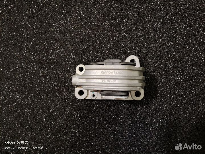 Опора двигателя верхняя volvo 30776354