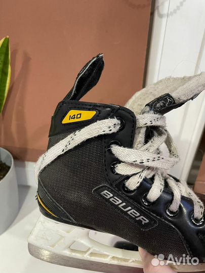 Хоккейные коньки bauer Y11R