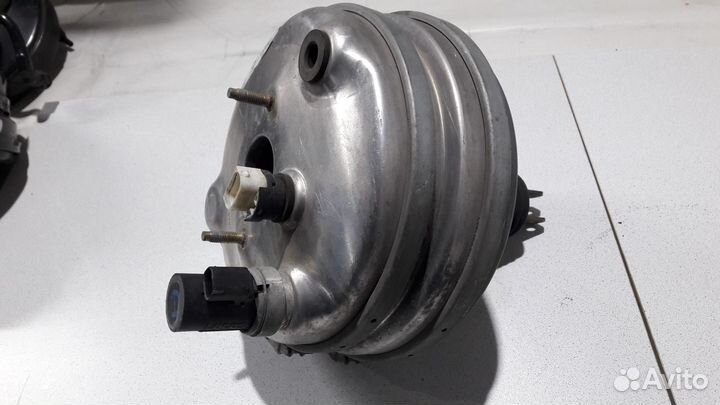 Вакуумный усилитель тормозов Mercedes Benz W220