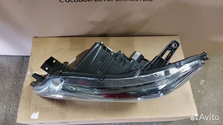 Фара передняя левая Nissan Pathfinder R52 2013