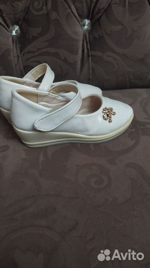 Туфли белые для девочки
