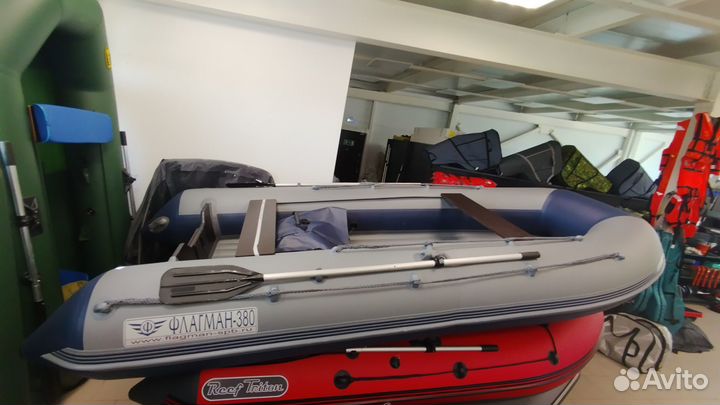 Лодка Флагман 380