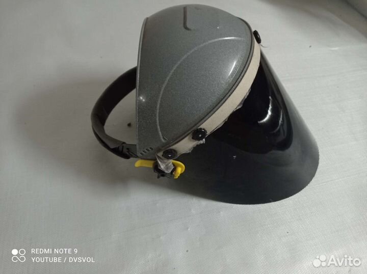 Защитная маска, щиток тонированный