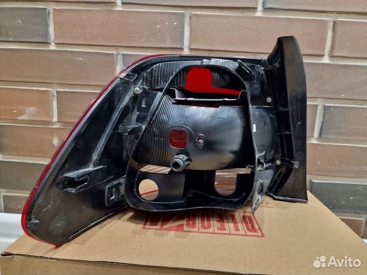 Фонарь задний правый на volkswagen polo