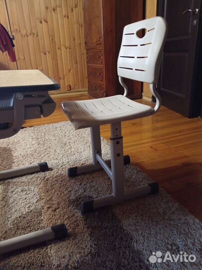 Растущая парта и стул бу
