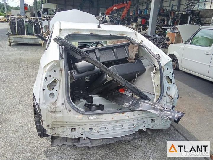 Балка подвески задний toyota prius