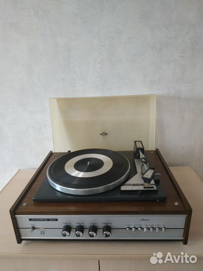 Электрофон Akords 001