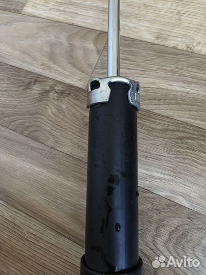 Задний комплект стоек и пружин на Sienta NSP170