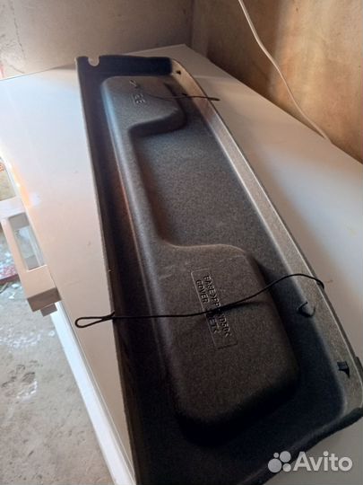 Полка багажника ist