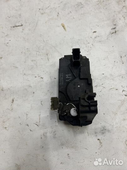 Замок задней правой двери opel astra h