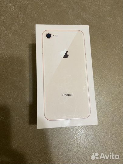 Коробка от iPhone 8