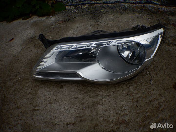 Фара левая Volkswagen Tiguan