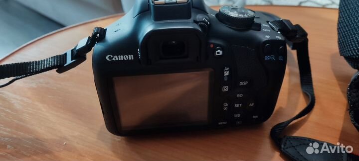 Зеркальный фотоаппарат canon eos 2000d