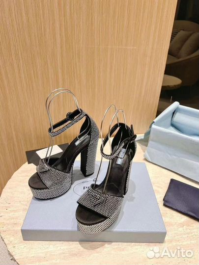 Женские босоножки на каблуке Prada