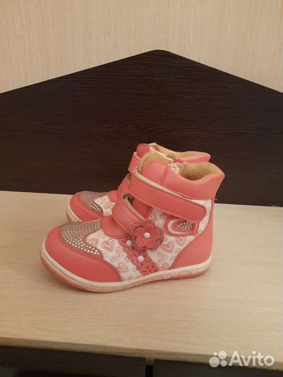 Ботинки детские,на девочку. Осенние 26 размер