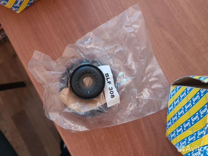 Продам опоры амортизатора