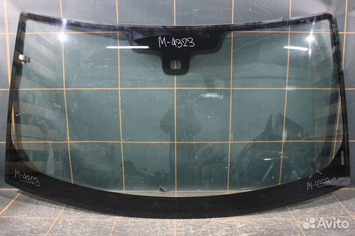 Стекло лобовое - Land Rover Range Rover Discover