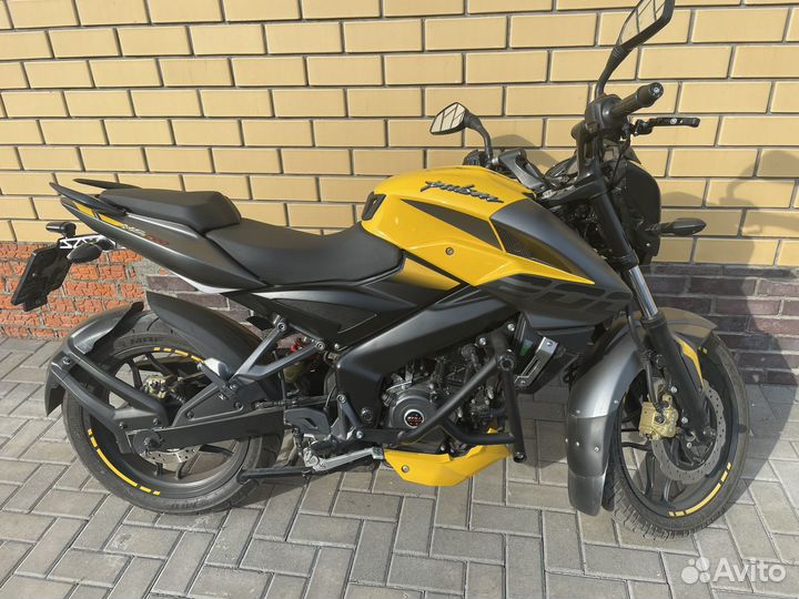 Мотоцикл Bajaj pulsar ns 200