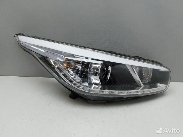 Фара правая Kia Ceed