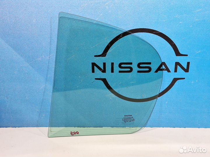 Форточка стекло двери Nissan almera N16 Прав