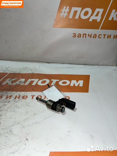 Форсунка топливная Volkswagen Golf 6 2011