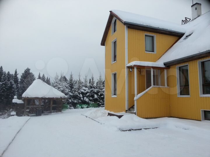 Коттедж 360 м² на участке 30 сот.