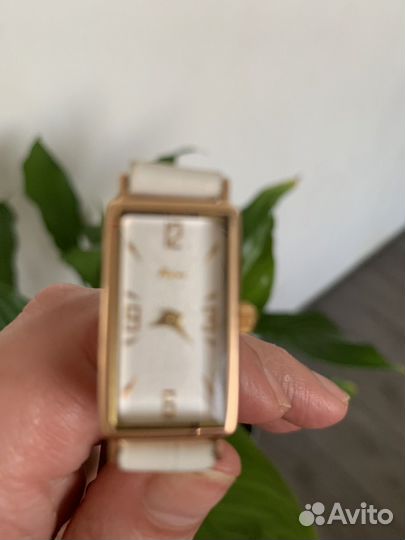 Золотые часы женские 585