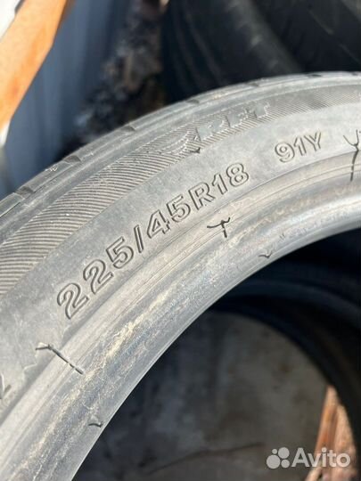 Bridgestone Potenza S001 225/45 R18 и 255/40 R18